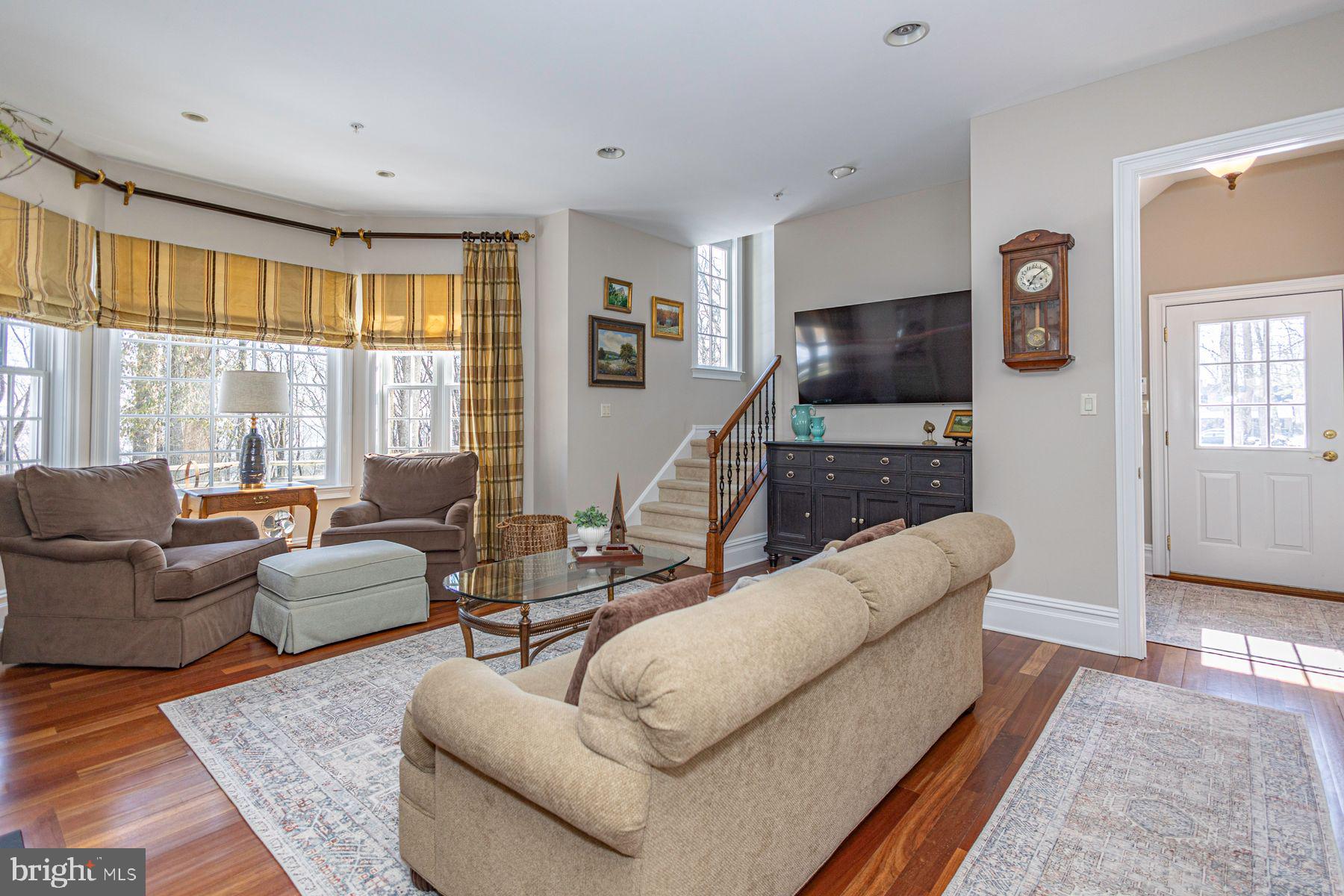 5311 MOUNTAIN TOP ROAD E