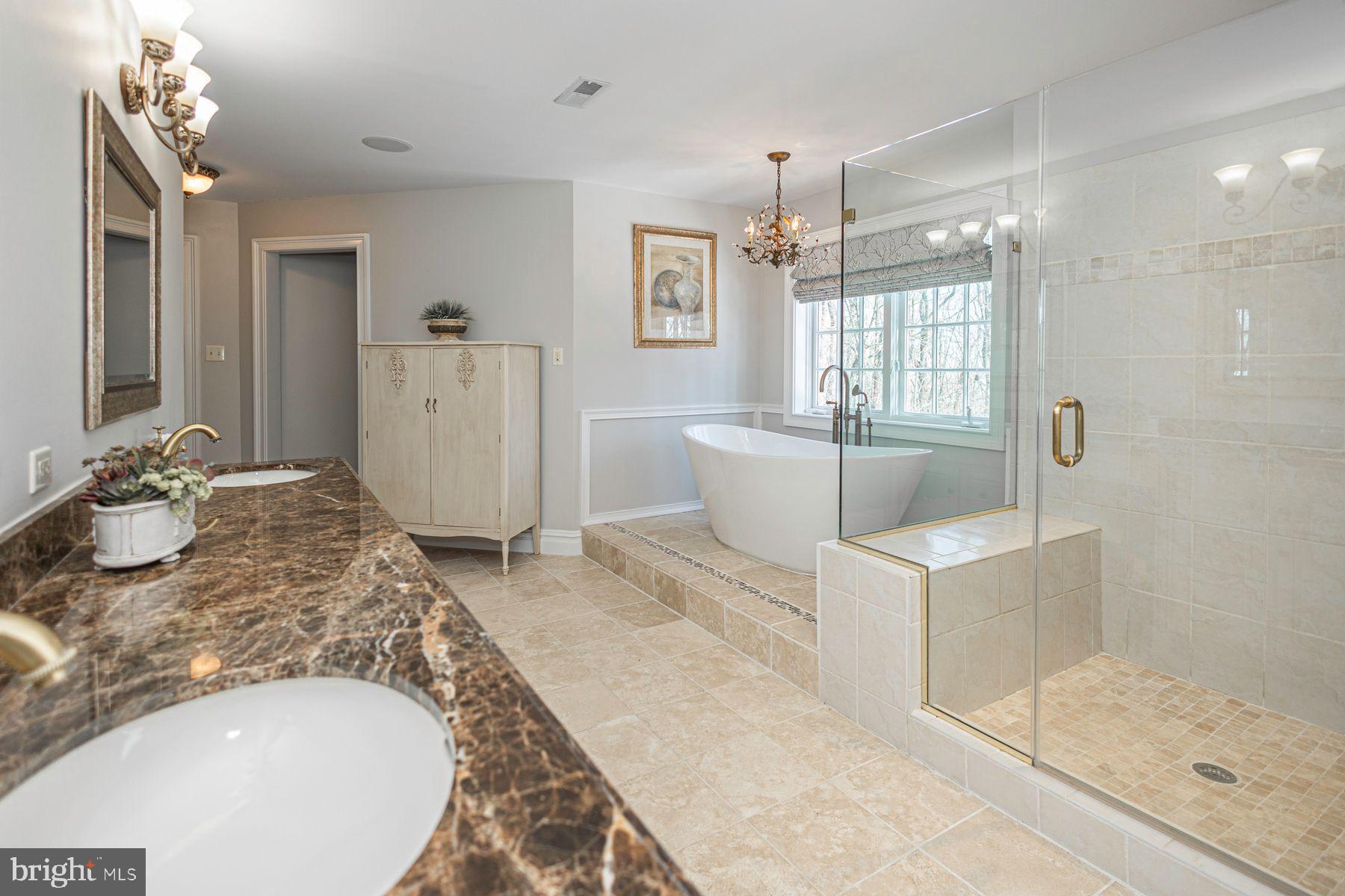 5311 MOUNTAIN TOP ROAD E