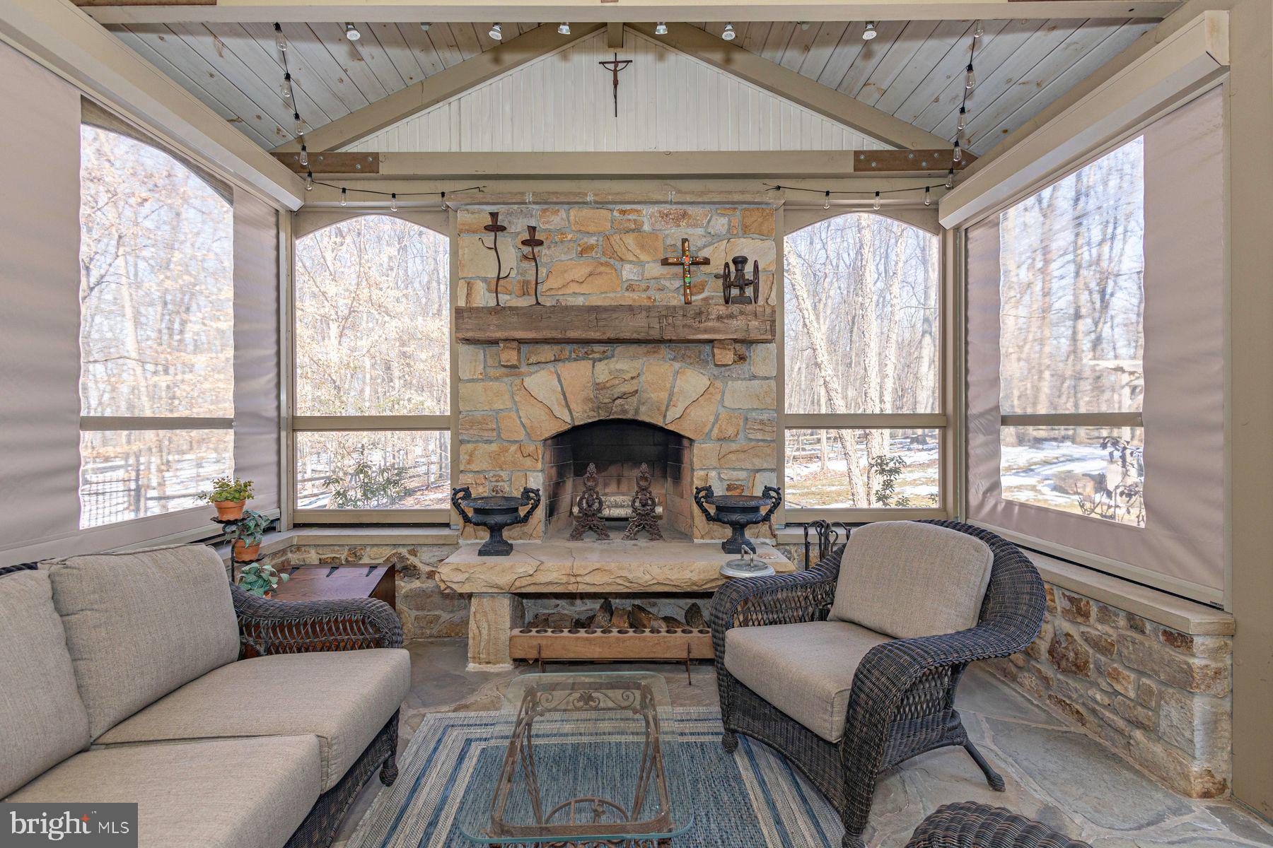 5311 MOUNTAIN TOP ROAD E