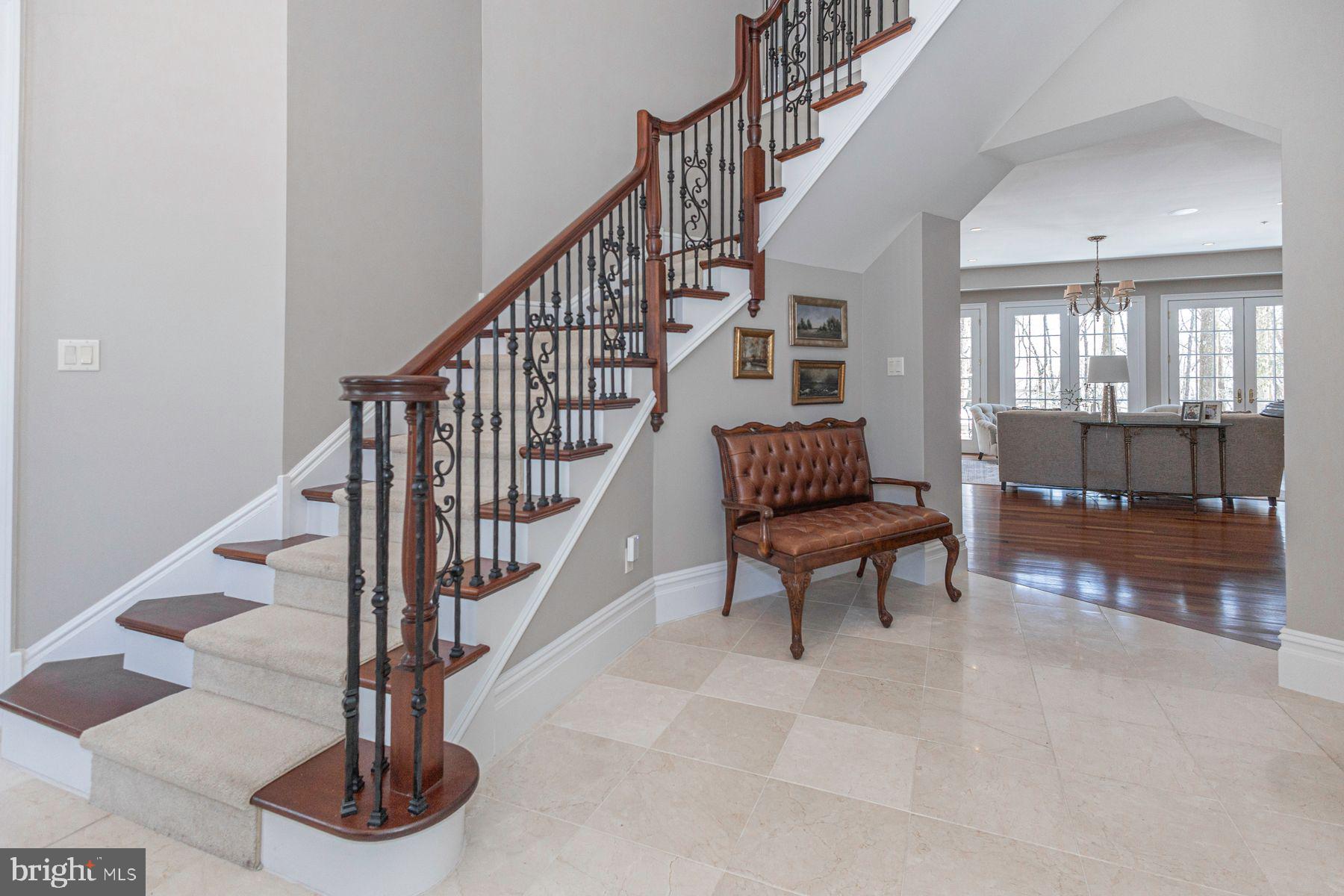 5311 MOUNTAIN TOP ROAD E