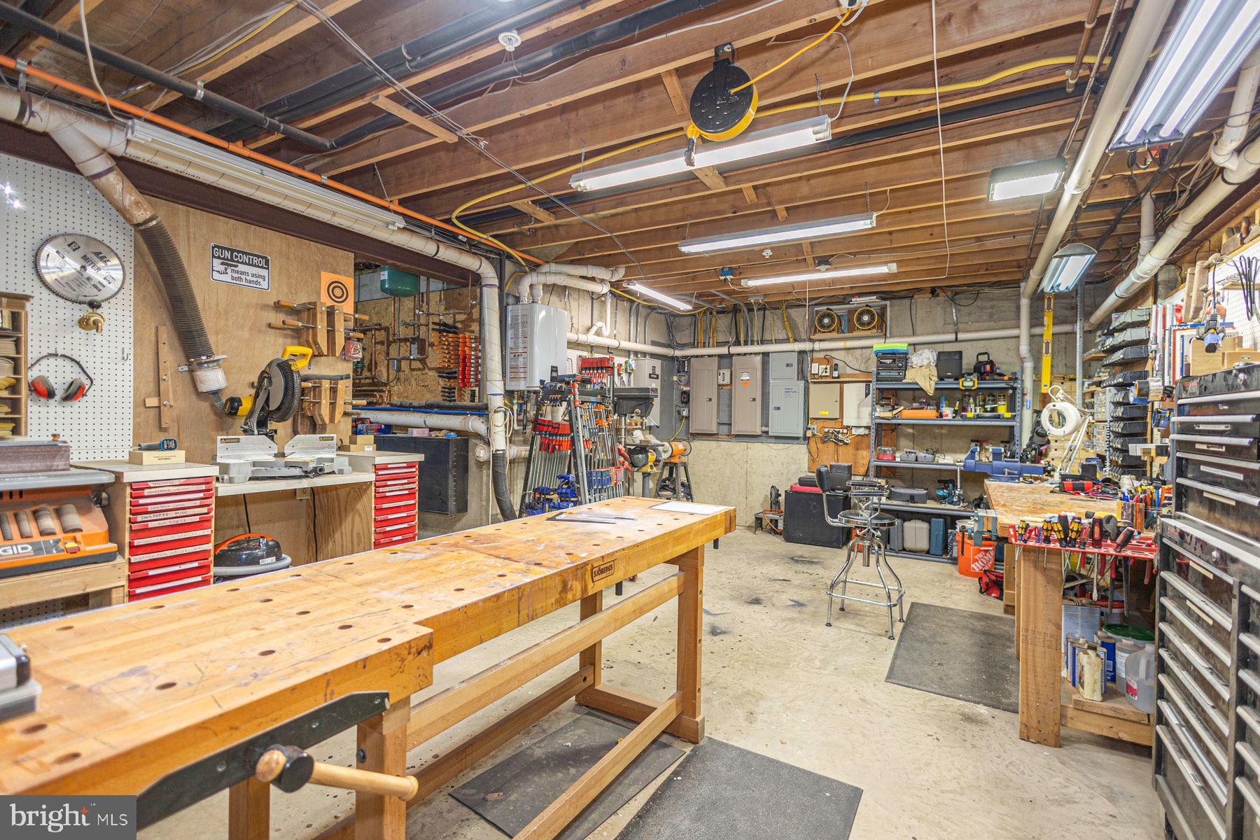 5311 MOUNTAIN TOP ROAD E