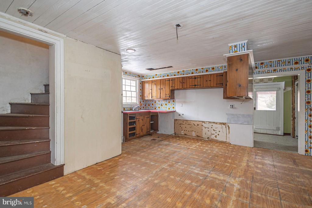 4099 CURLY HILL ROAD