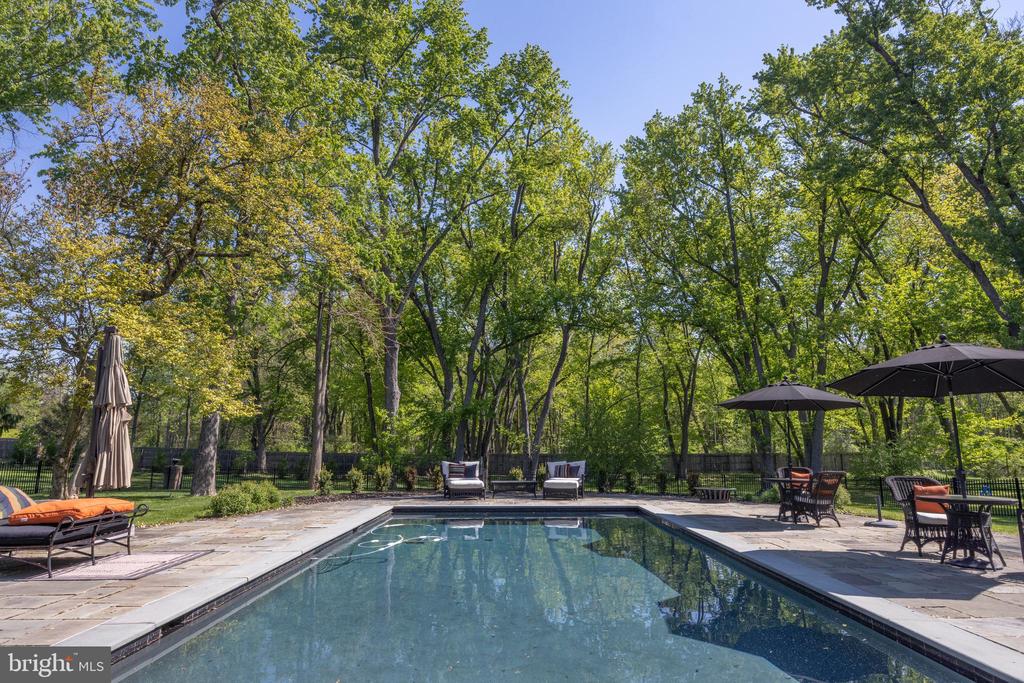 5447 CARVERSVILLE ROAD