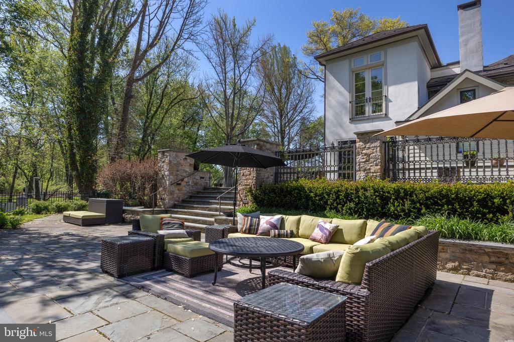 5447 CARVERSVILLE ROAD