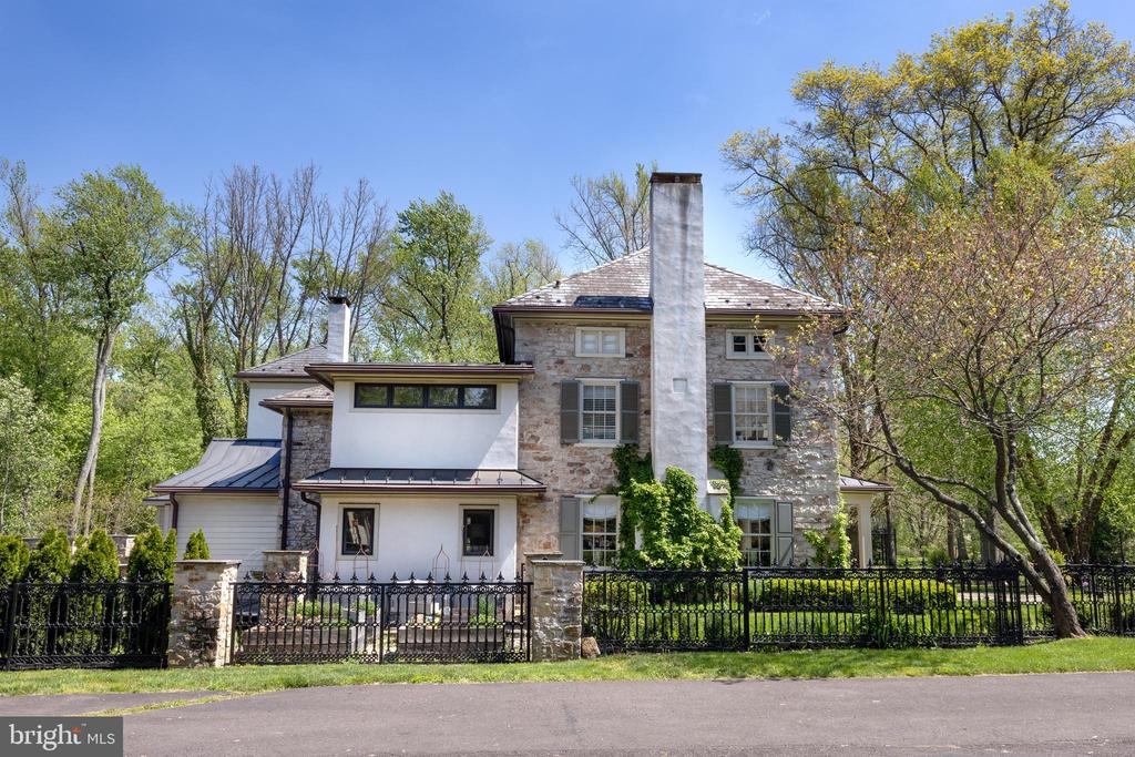 5447 CARVERSVILLE ROAD