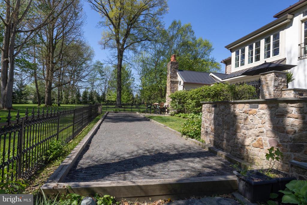 5447 CARVERSVILLE ROAD