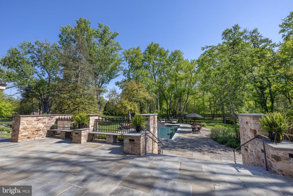 5447 CARVERSVILLE ROAD