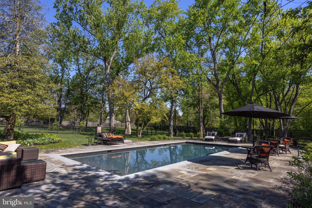 5447 CARVERSVILLE ROAD