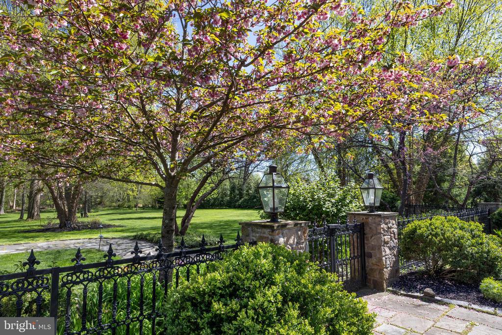 5447 CARVERSVILLE ROAD