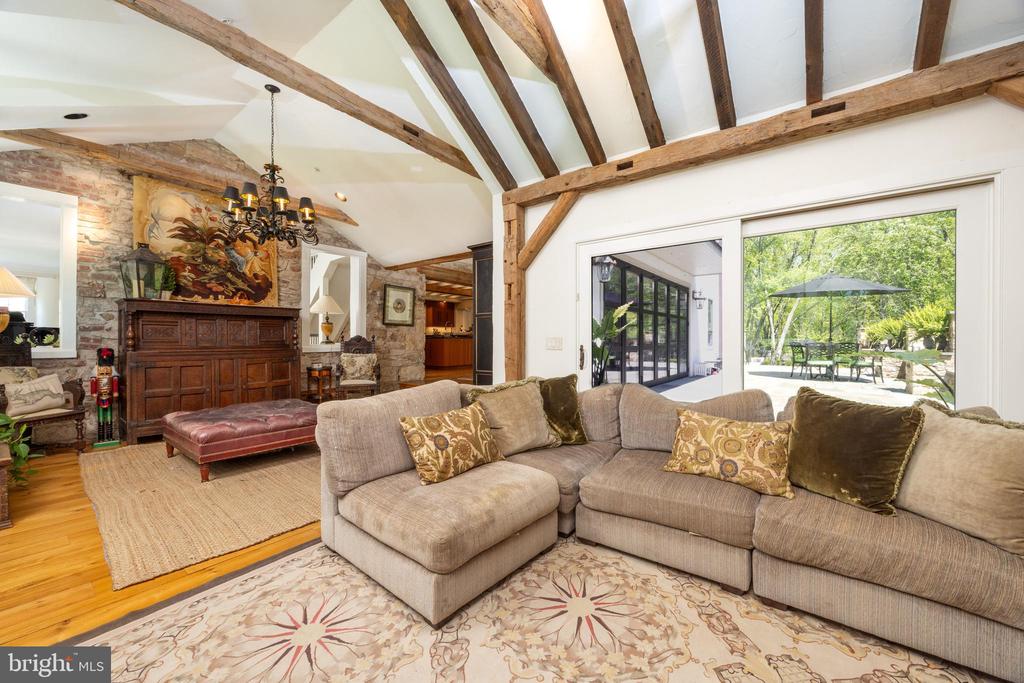 5447 CARVERSVILLE ROAD