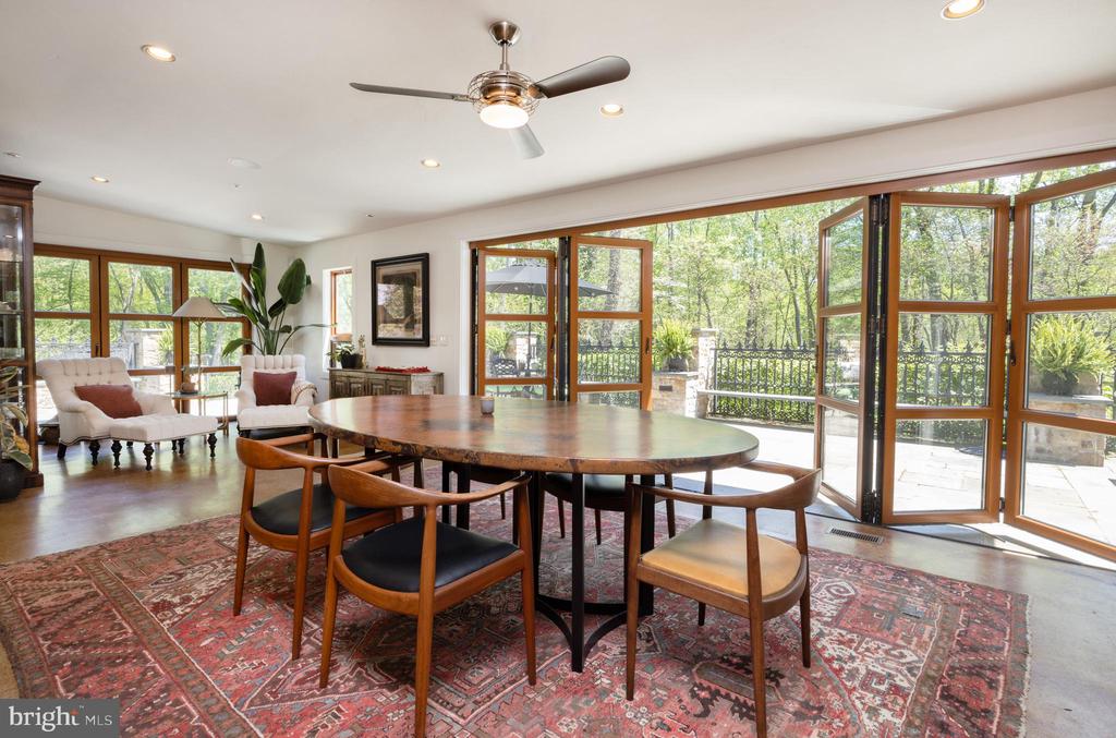 5447 CARVERSVILLE ROAD