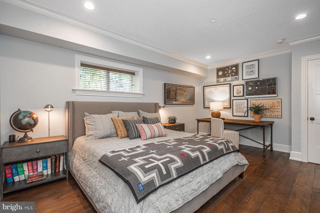 3498 WELLSFORD LANE
