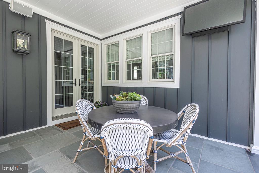 3498 WELLSFORD LANE