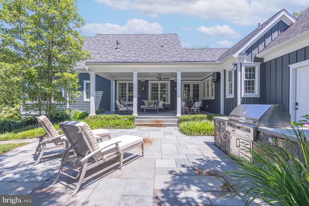 3498 WELLSFORD LANE