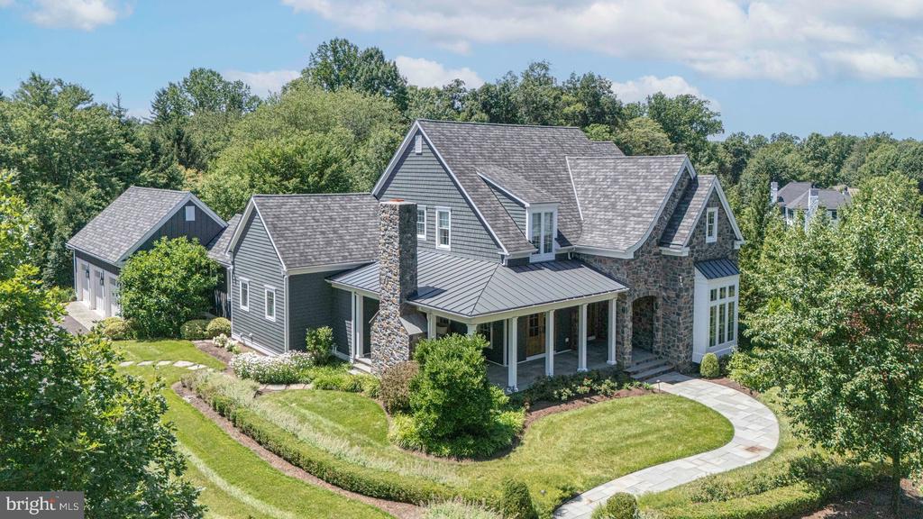 3498 WELLSFORD LANE