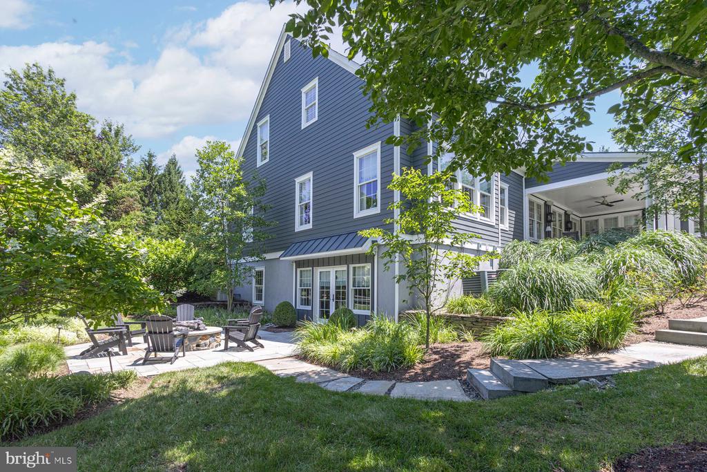3498 WELLSFORD LANE