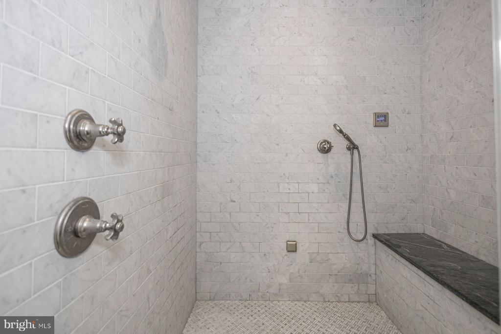 3498 WELLSFORD LANE