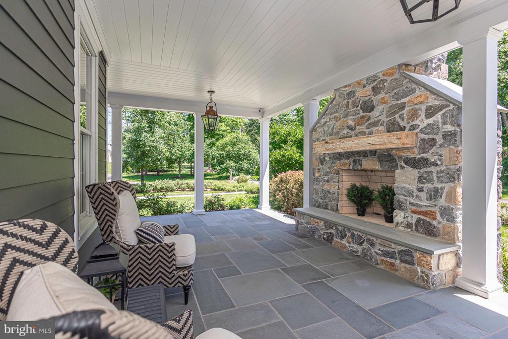 3498 WELLSFORD LANE