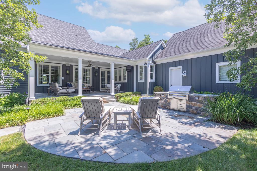 3498 WELLSFORD LANE