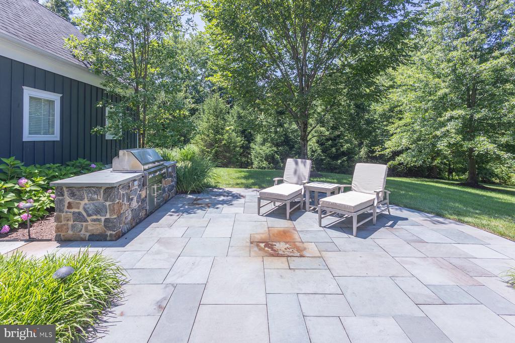 3498 WELLSFORD LANE