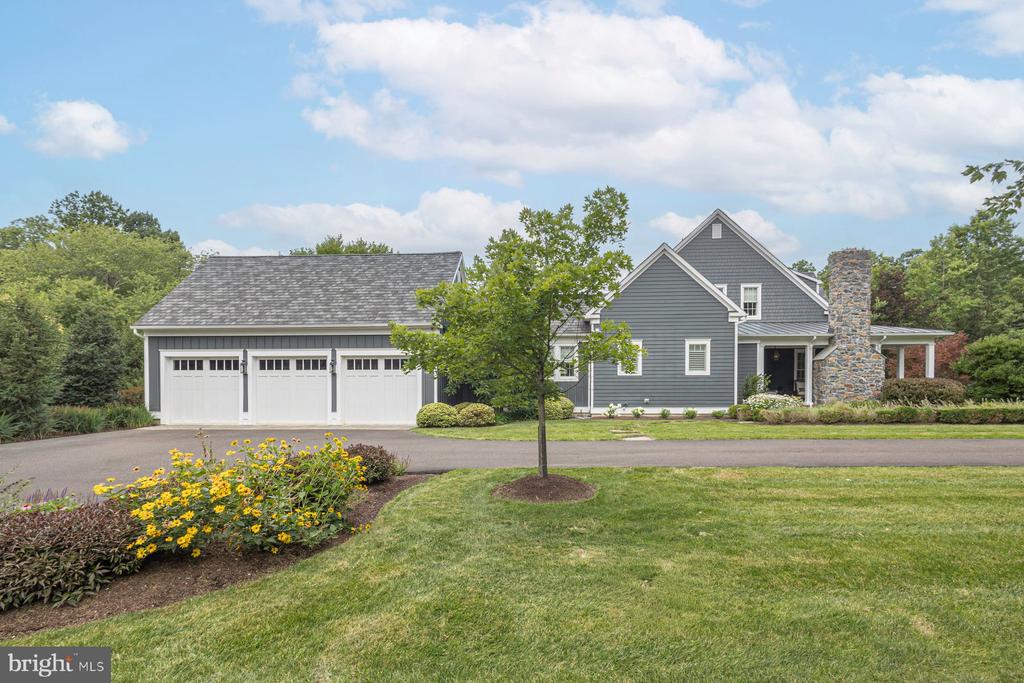 3498 WELLSFORD LANE