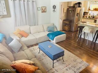 1019 Oakville Lane