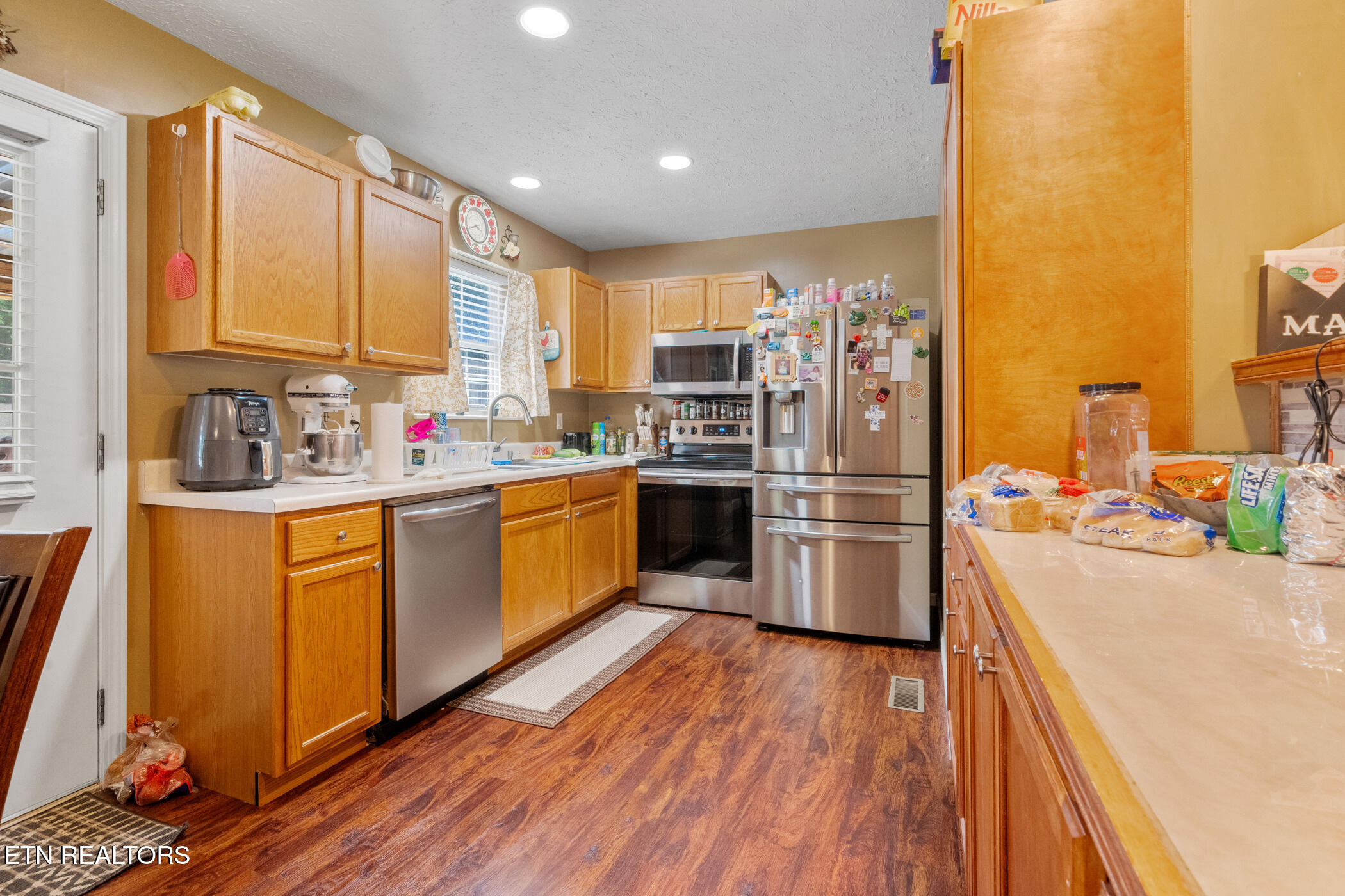 1717 Meadow Ridge Circle