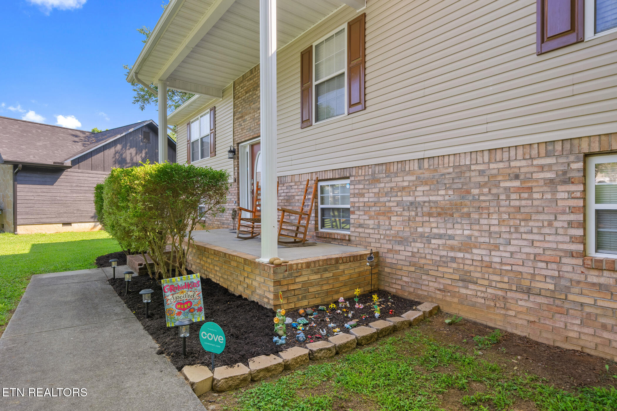 1717 Meadow Ridge Circle