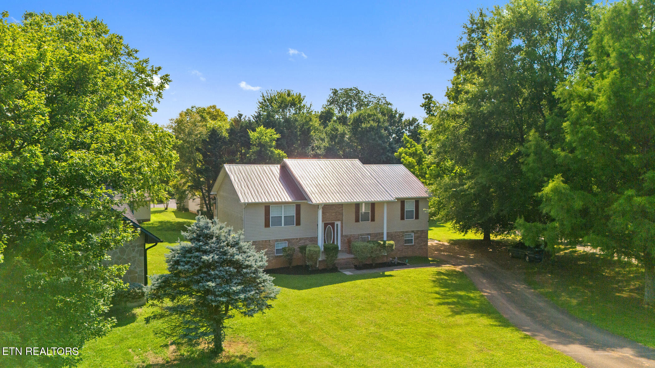 1717 Meadow Ridge Circle