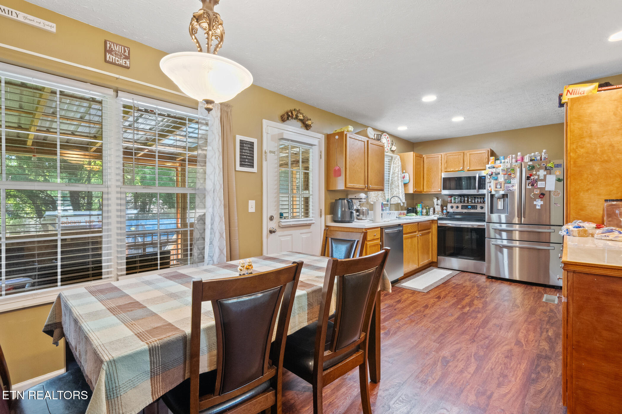 1717 Meadow Ridge Circle