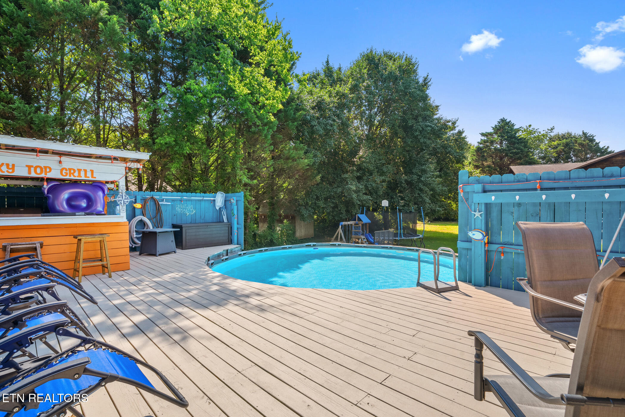 1717 Meadow Ridge Circle