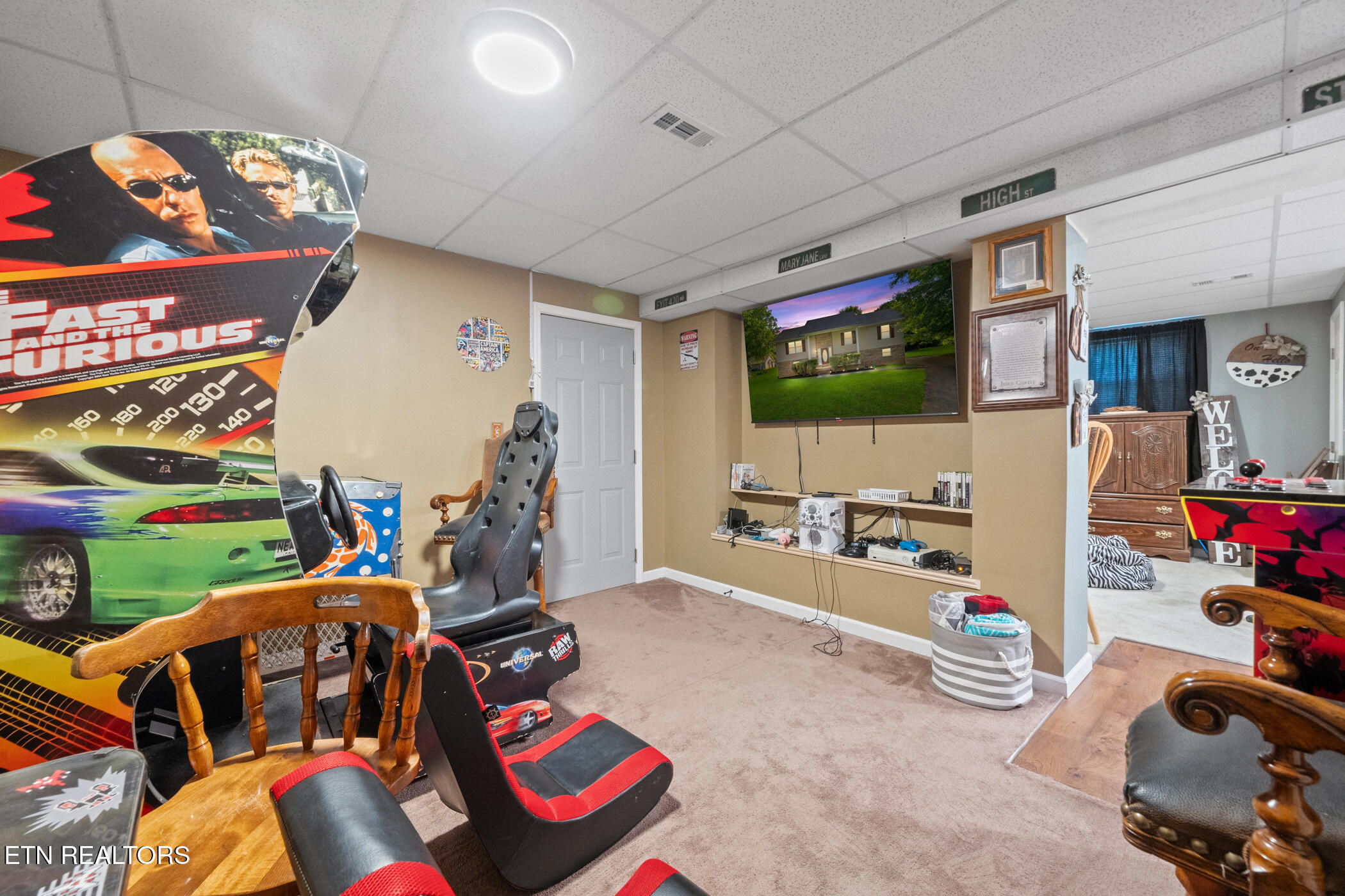 1717 Meadow Ridge Circle