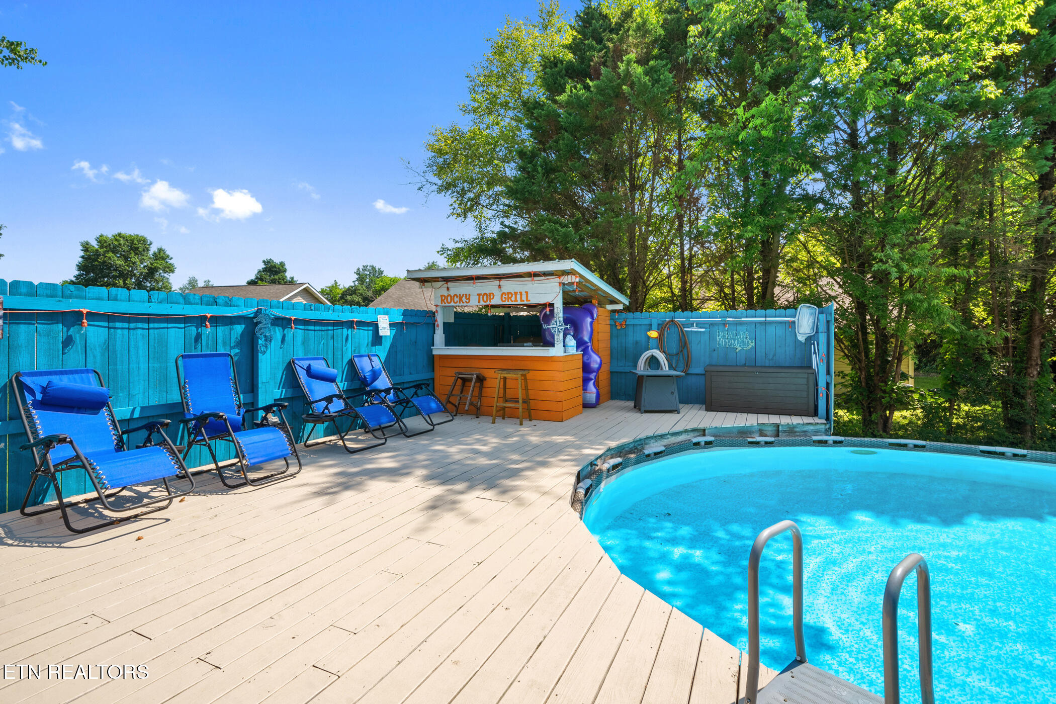 1717 Meadow Ridge Circle