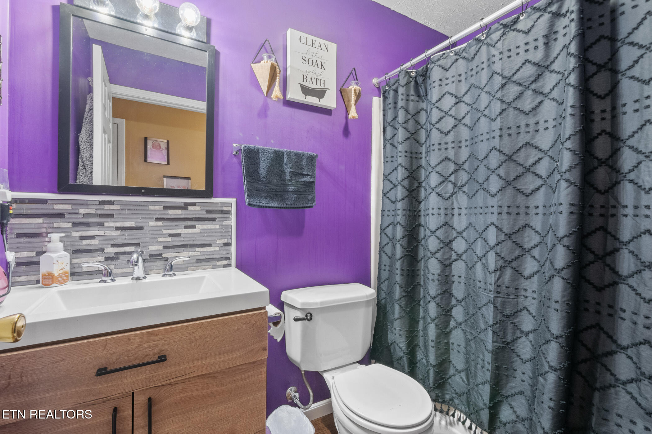 1717 Meadow Ridge Circle