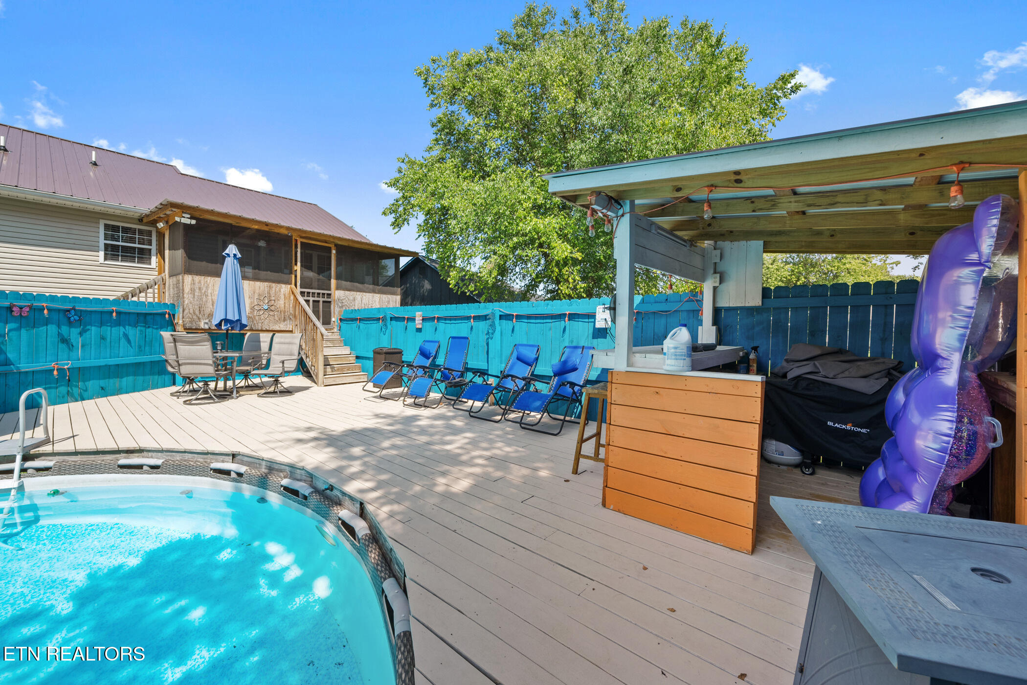 1717 Meadow Ridge Circle