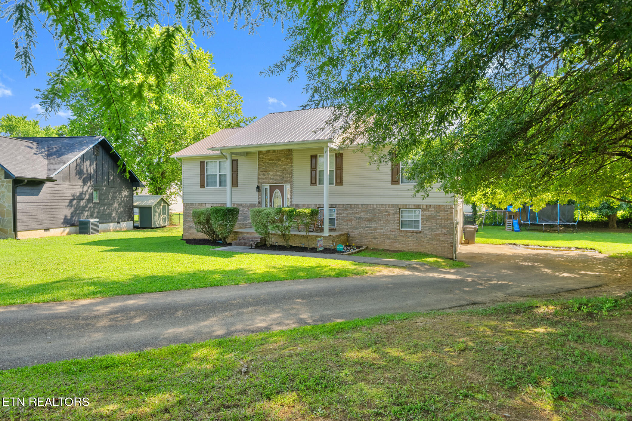 1717 Meadow Ridge Circle