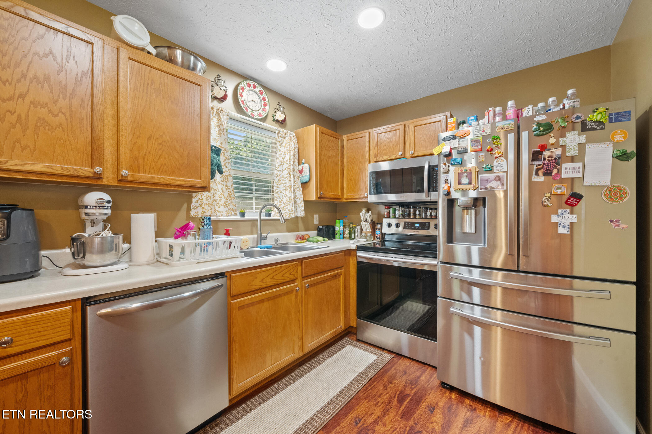 1717 Meadow Ridge Circle