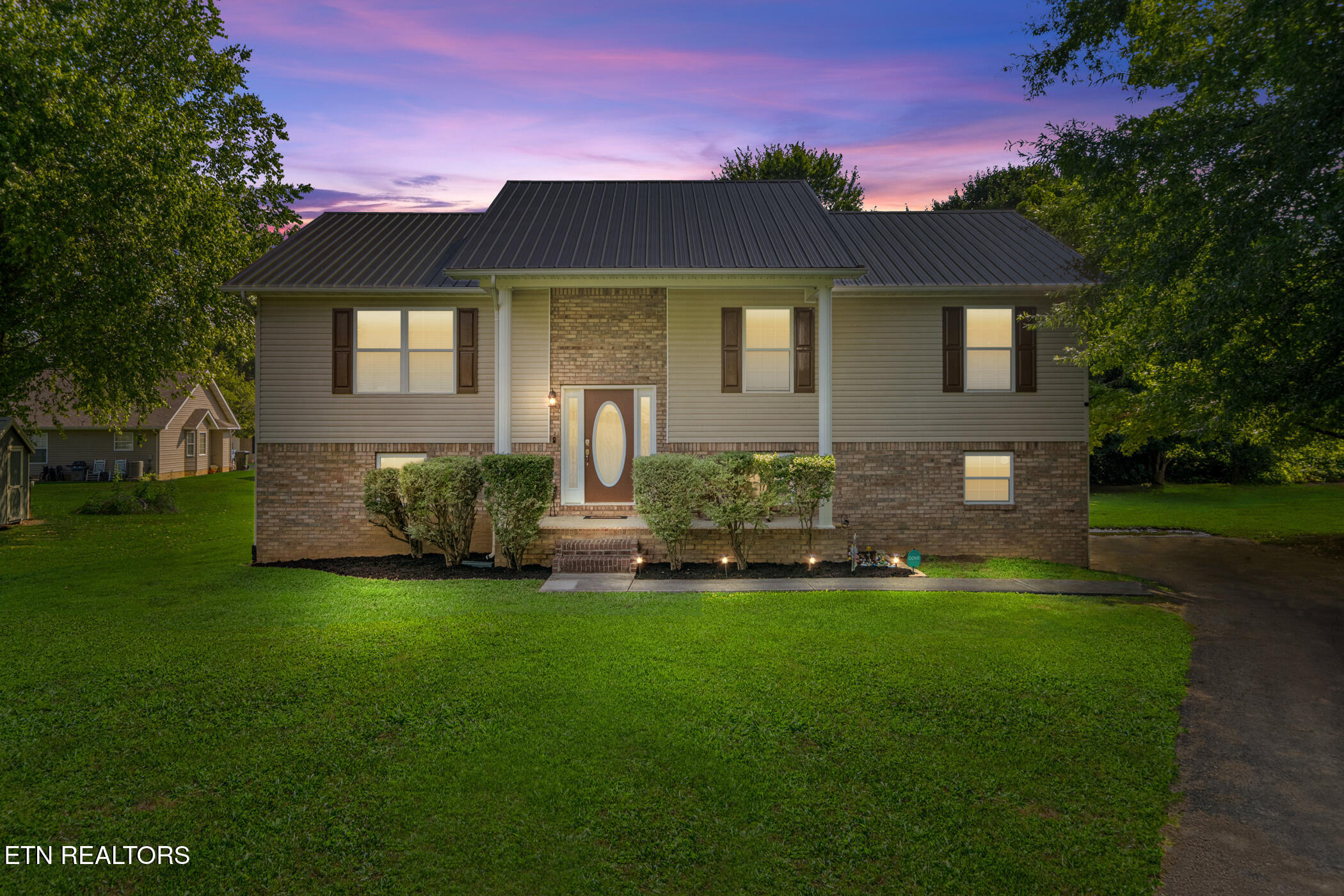 1717 Meadow Ridge Circle