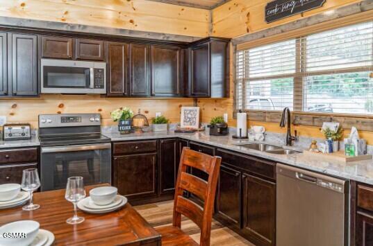 1654 Veterns Blvd Unit: 6