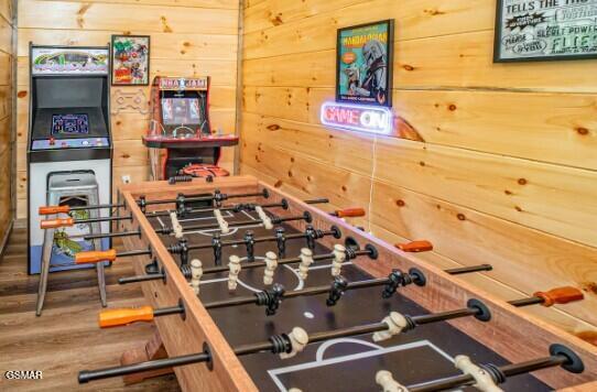 1654 Veterns Blvd Unit: 6