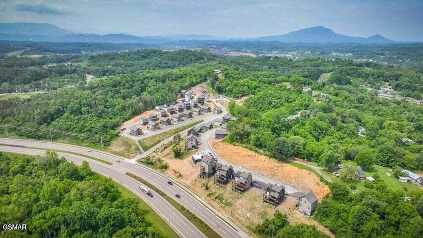 1654 Veterns Blvd Unit: 6