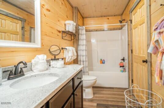 1654 Veterns Blvd Unit: 6