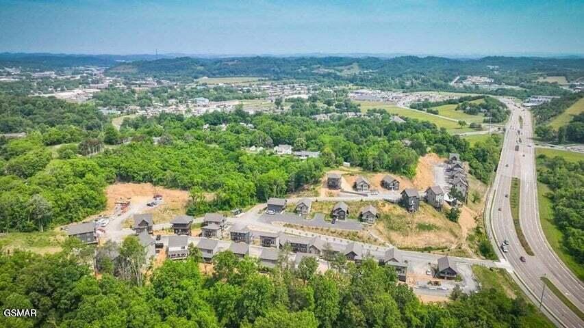 1654 Veterns Blvd Unit: 6