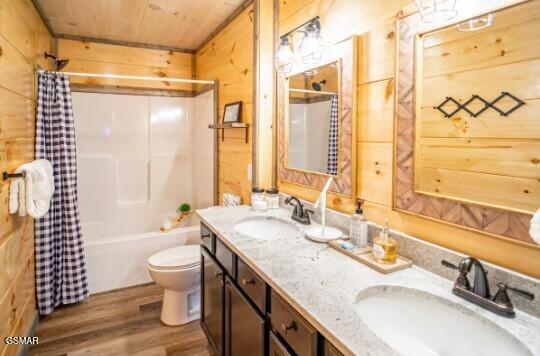 1654 Veterns Blvd Unit: 6