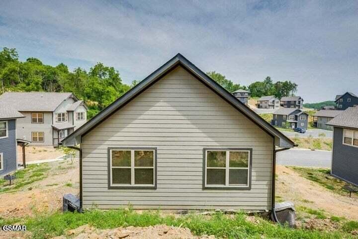 1654 Veterns Blvd Unit: 6