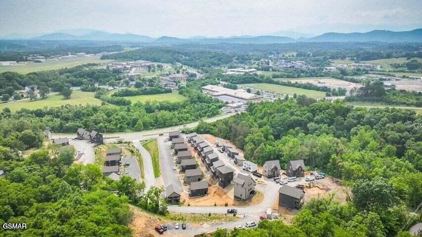 1654 Veterns Blvd Unit: 6