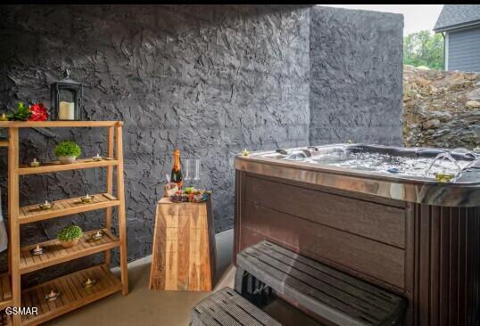 1654 Veterns Blvd Unit: 6