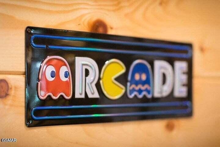 1654 Veterns Blvd Unit: 6