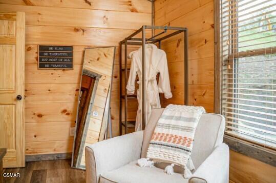 1654 Veterns Blvd Unit: 6