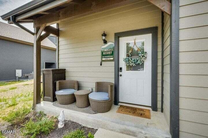 1654 Veterns Blvd Unit: 6